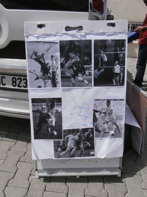 Drawing materials after the end of the festival. 